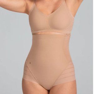 HoneyLove Queen Brief in Sand - Size Large